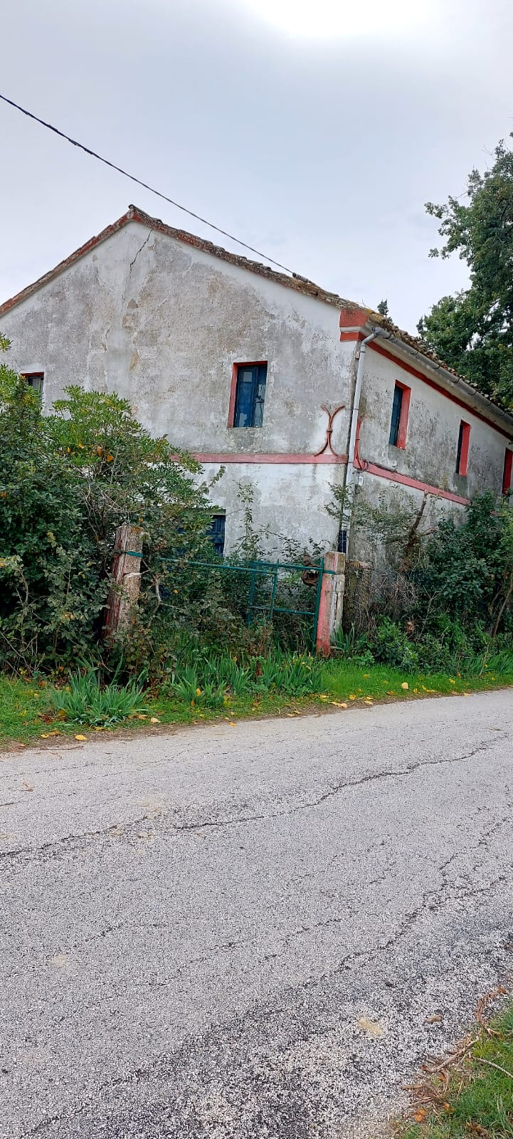 CASA COLONICA + TERRENO 1