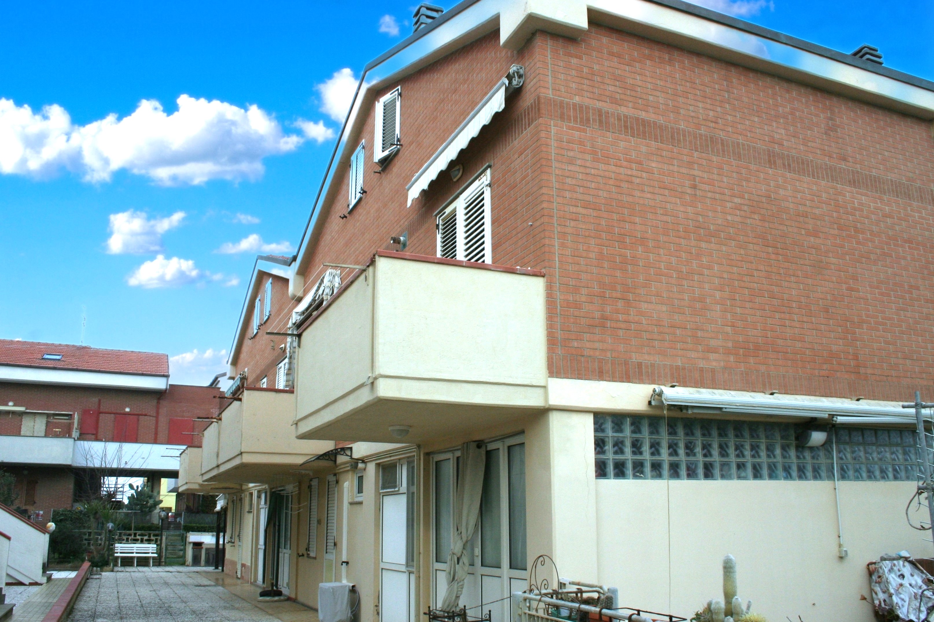 VILLETTA A SCHIERA 4