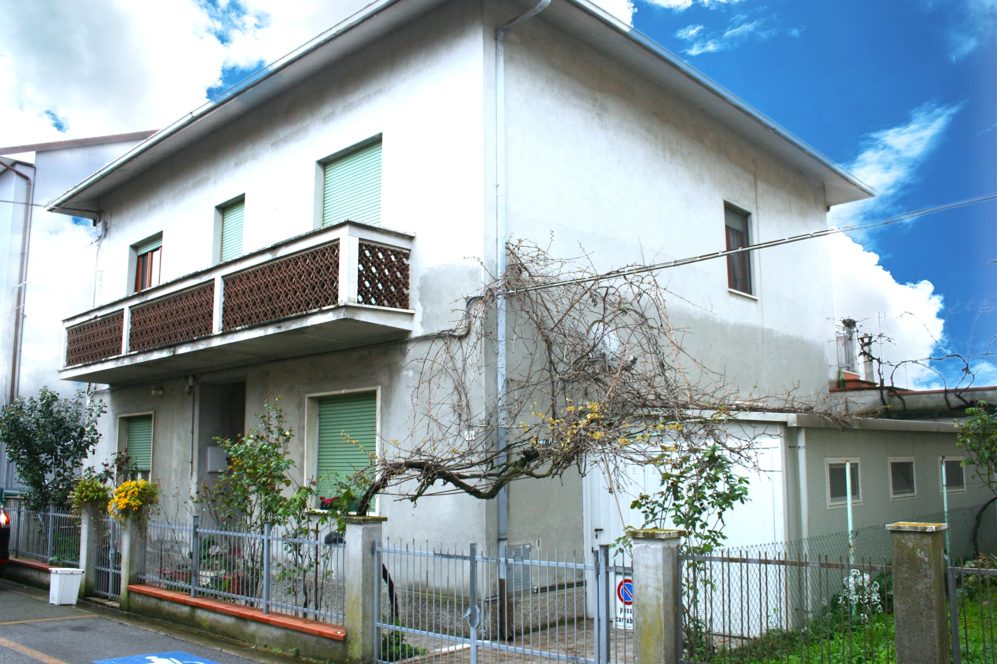C ASA INDIPENDENTE + CORTE PRIVATA 8