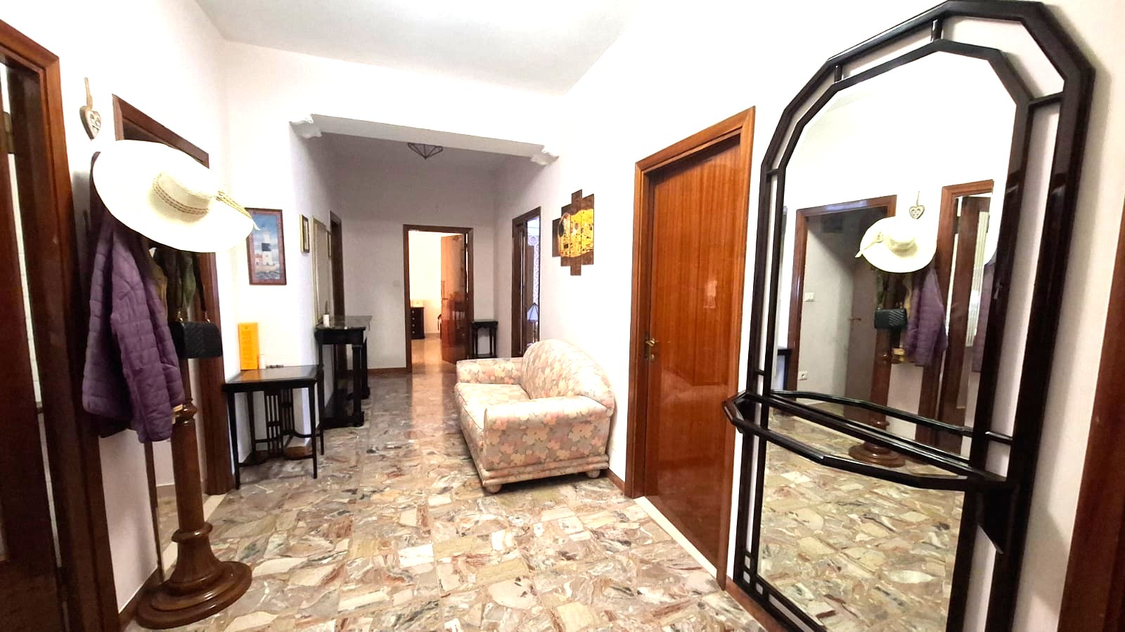 APPARTAMENTO CON 3 CAMERE 2