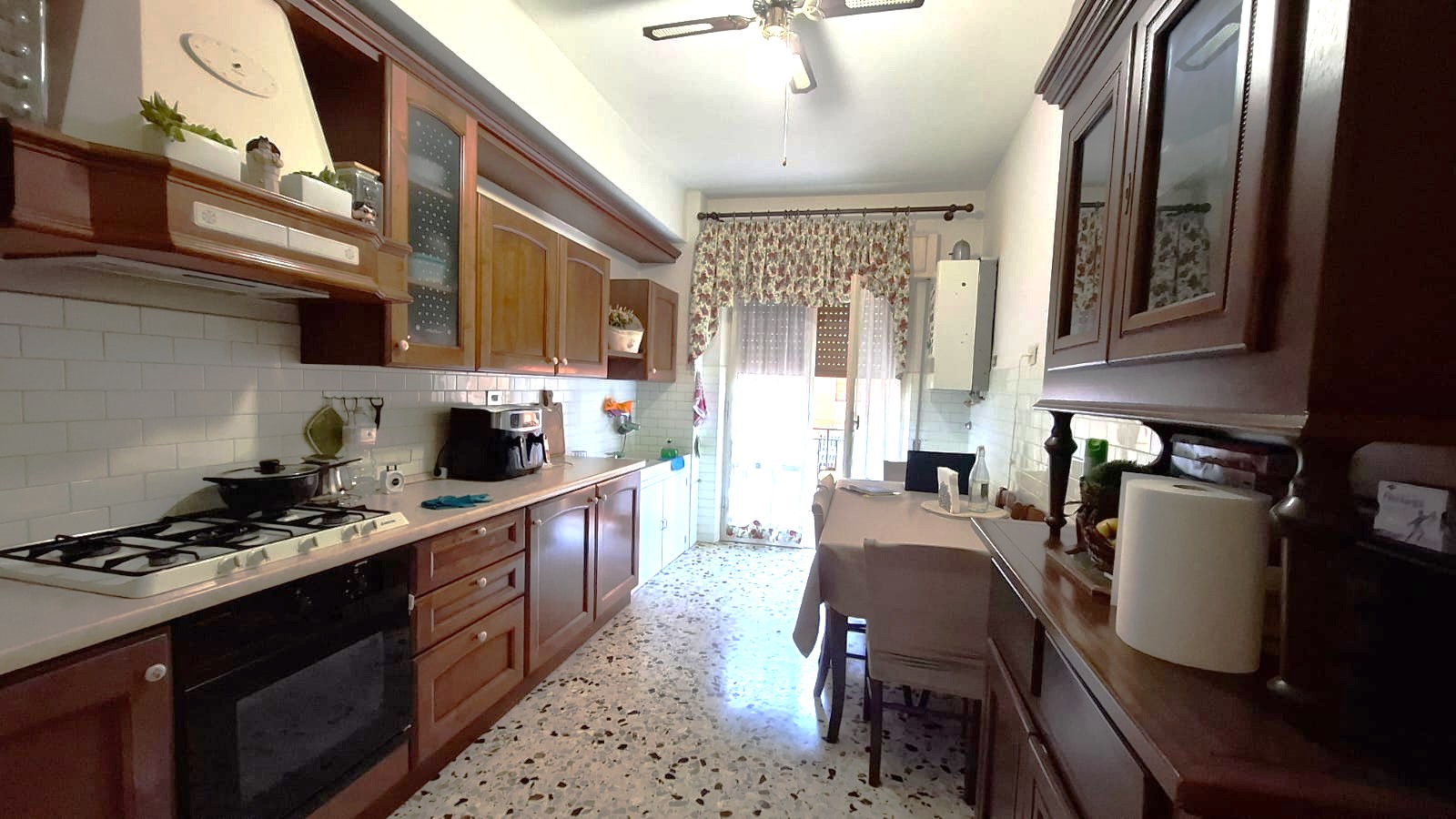 APPARTAMENTO CON 3 CAMERE 6