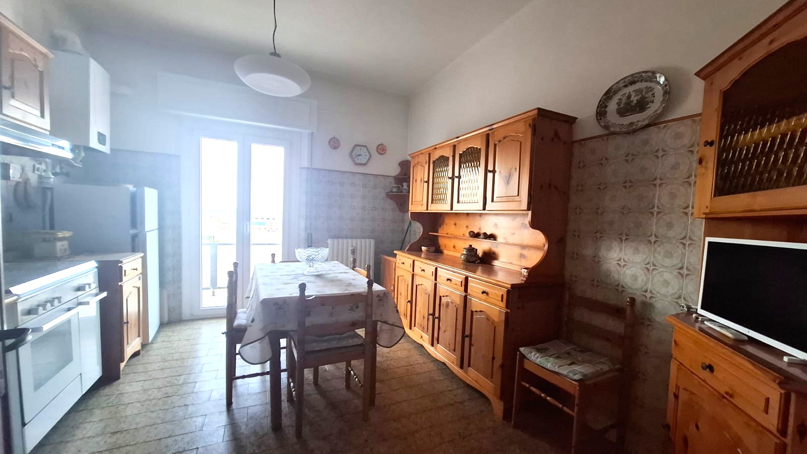 APPARTAMENTO CON 2 CAMERE + GARAGE 1
