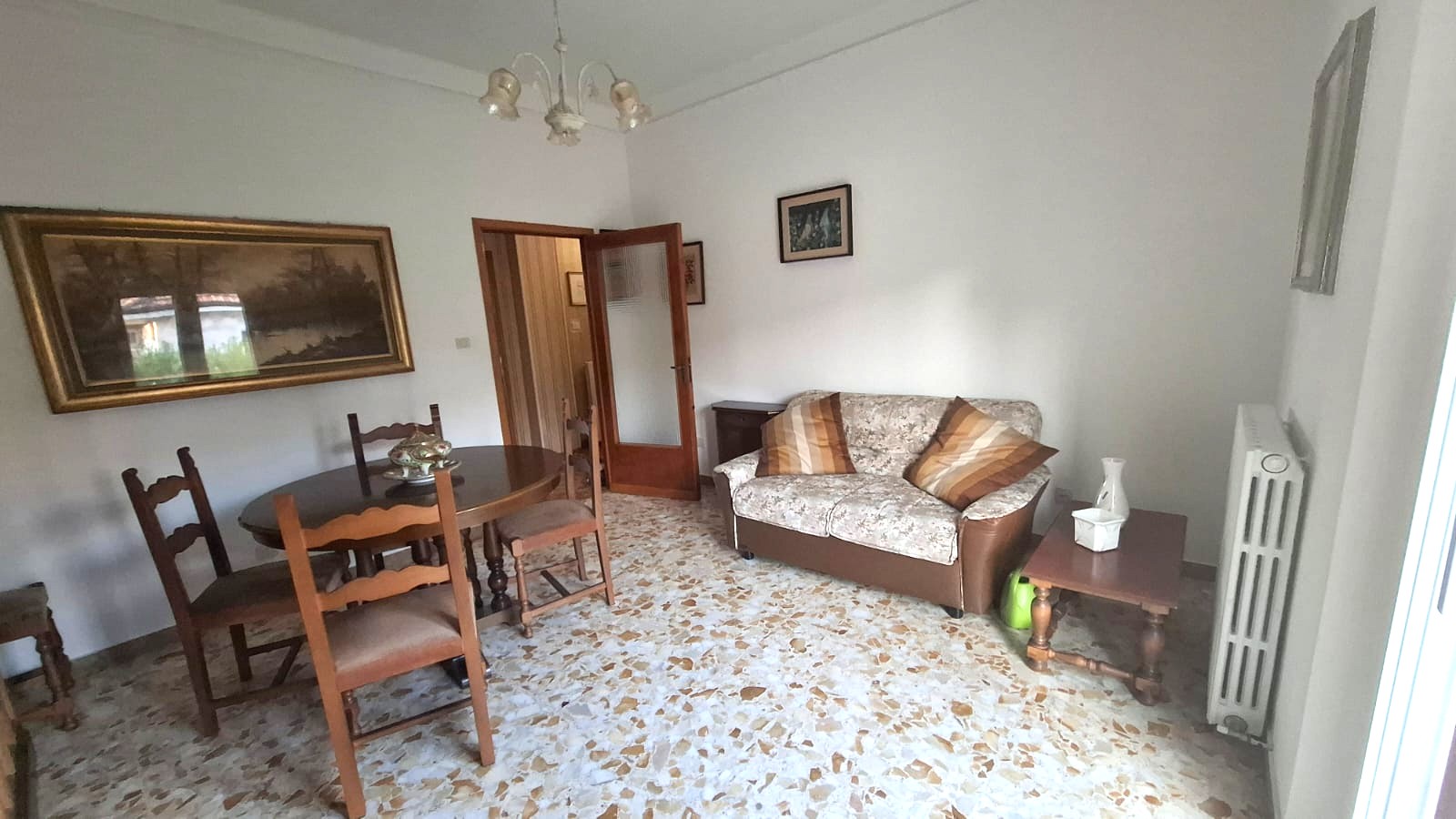 APPARTAMENTO CON 2 CAMERE + GARAGE 2