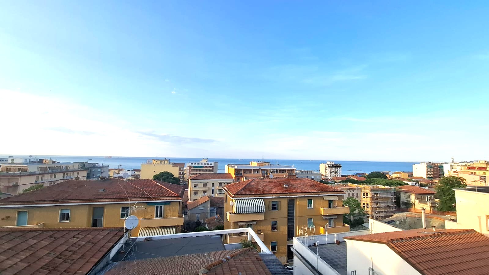 APPARTAMENTO CON 2 CAMERE + GARAGE 4