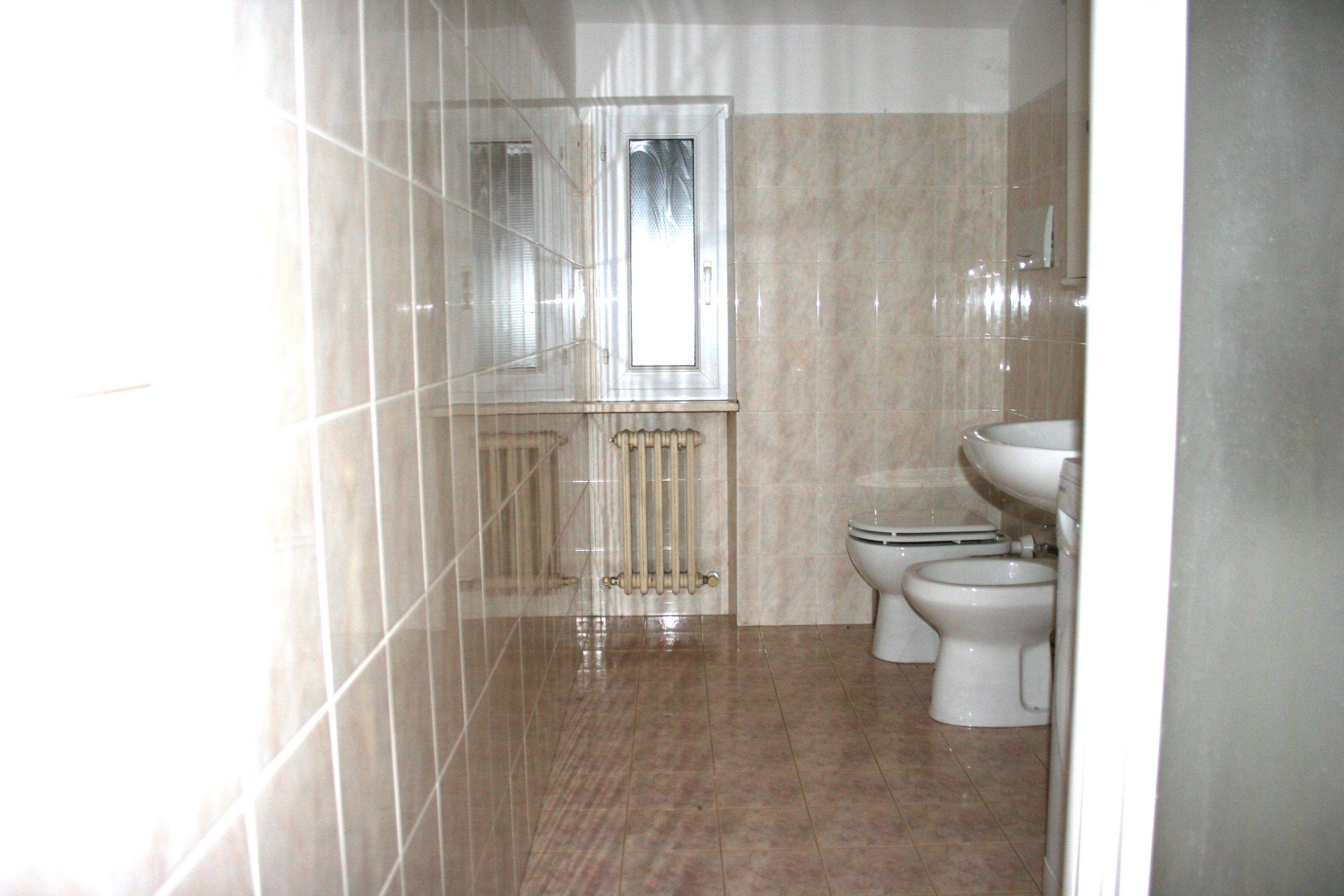CASA COLONICA + TERRENO 9